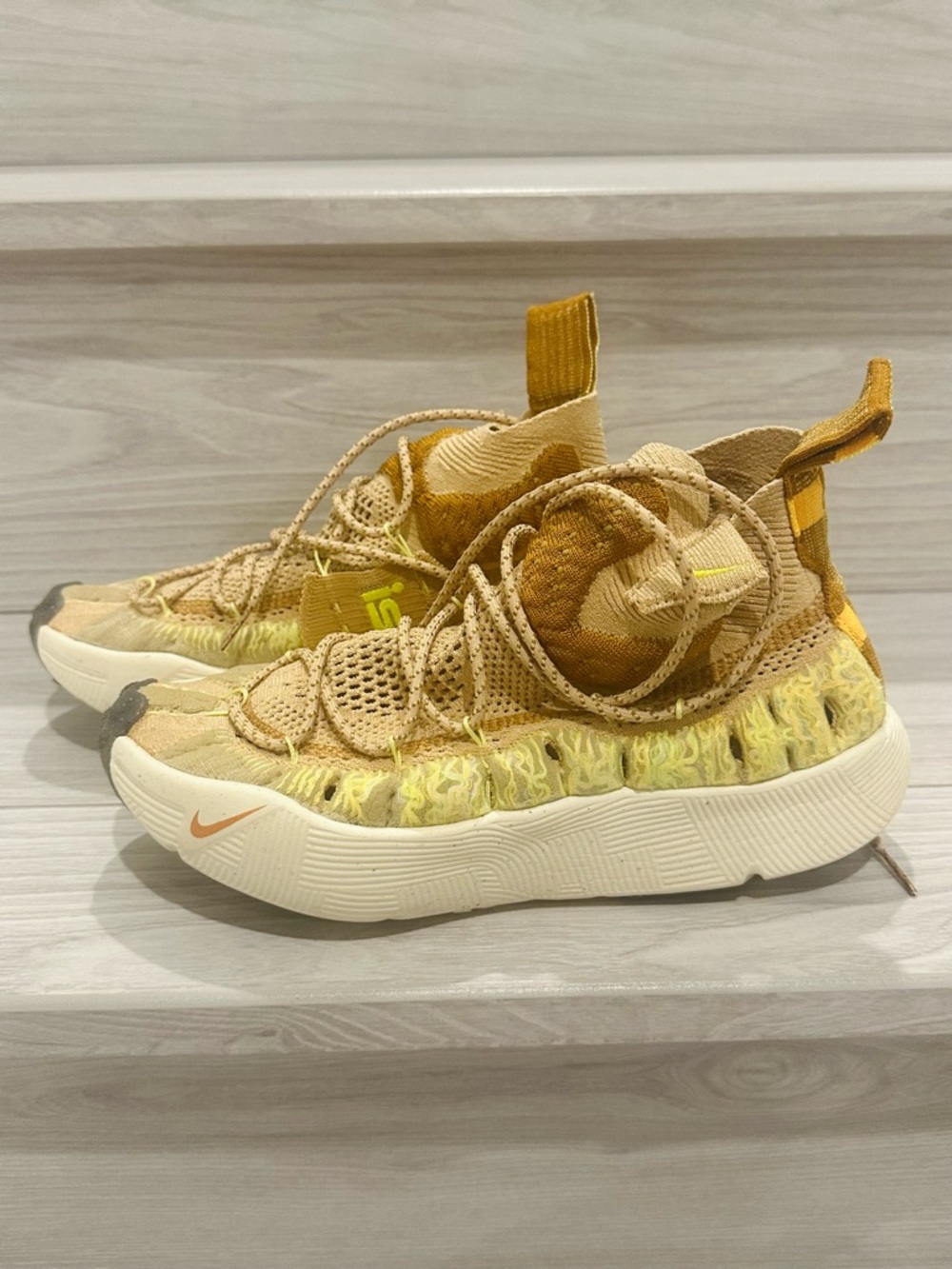 Nike ISPA Flow Beige Tan Sneakers